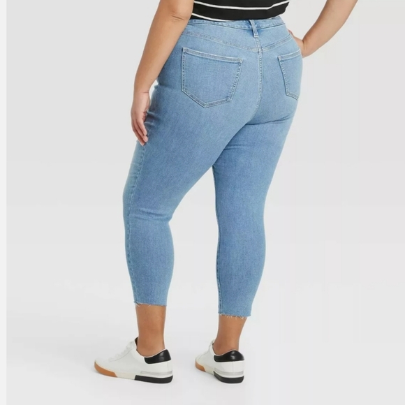 Ava Viv Cropped Skinny Jeans - Picture 2 of 3